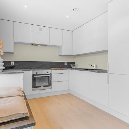New! Huge Modern Apartment! Fit For Two Families! Μπέργκεν Εξωτερικό φωτογραφία